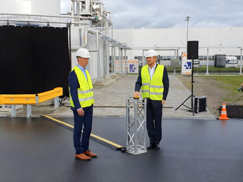 Rode Knop Om Doek Te Laten Vallen